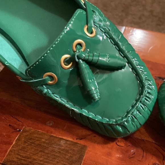 MICHAEL KORS GREEN LOAFERS. SIZE 6. THIS GREEN💚💚 NWOT - Picture 10 of 11